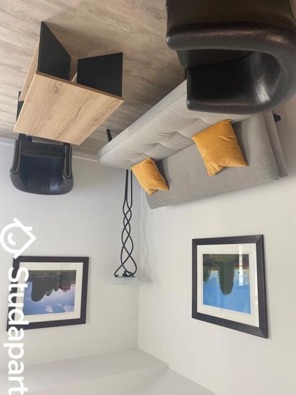 Chambre - 12 m² - 1 pièce