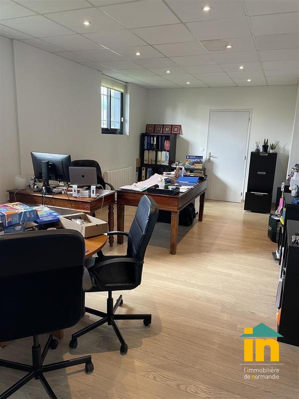 Local commercial - 1 460 m²