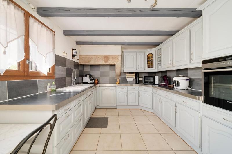 Maison - 214 m² - 5 pièces