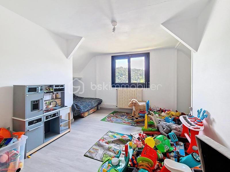 Maison traditionnelle - 180 m² - 8 pièces