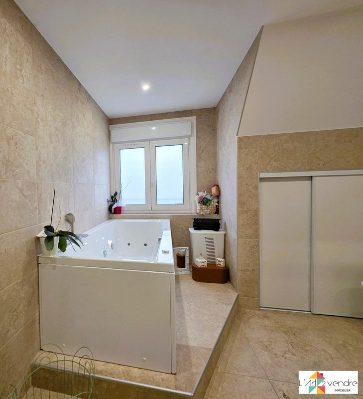 Maison - 170 m² - 6 pièces