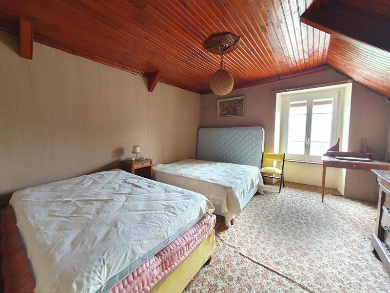 Maison en pierre - 100 m² - 5 pièces