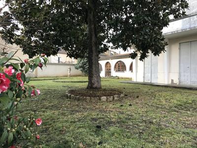 Villa - 334 m² - 12 pièces