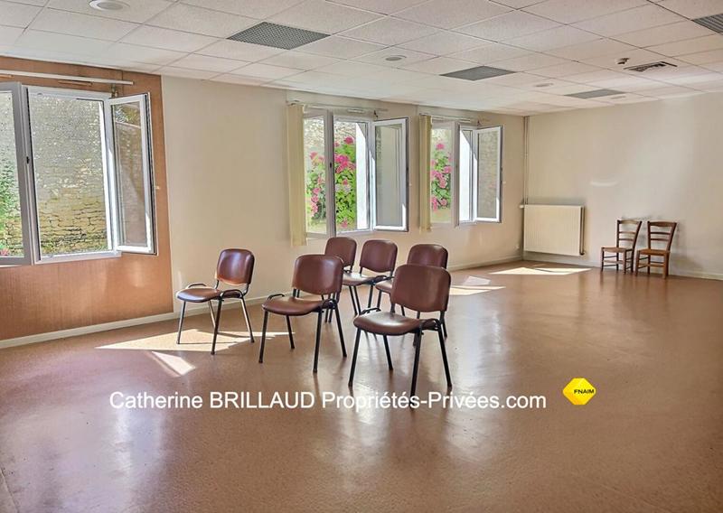 Maison - 1 154 m² - 35 pièces