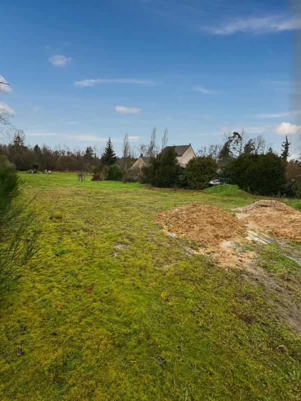Terrain constructible - 915 m²