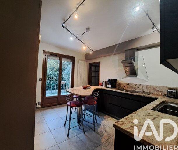 Maison - 182 m² - 8 pièces