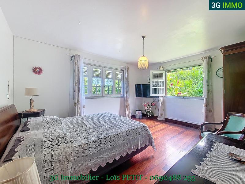 Maison - 290 m² - 8 pièces