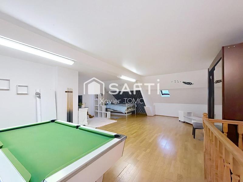 Maison - 217 m² - 8 pièces