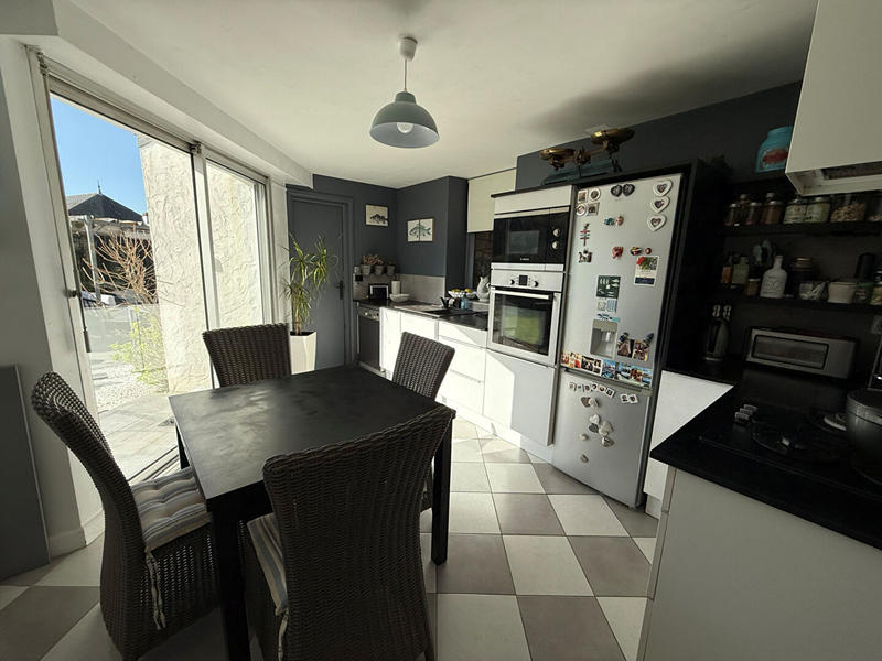 Maison - 187 m² - 6 pièces