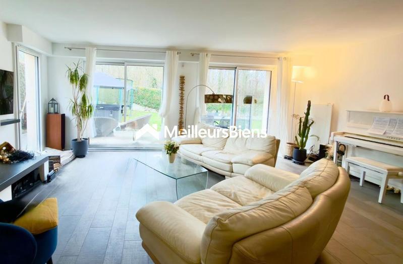 Maison - 197 m² - 8 pièces