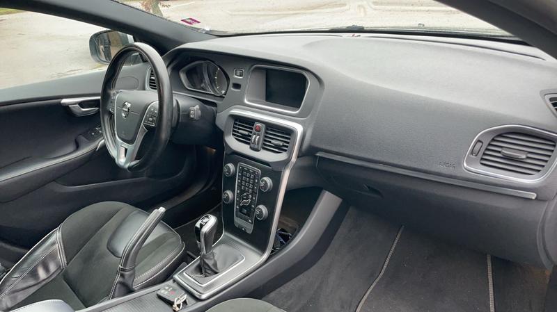 Volvo V40 2.0 D2 AdBlue120 R-Design - Entretien constructeur