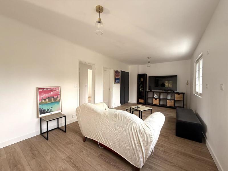 Maison - 181 m² - 8 pièces