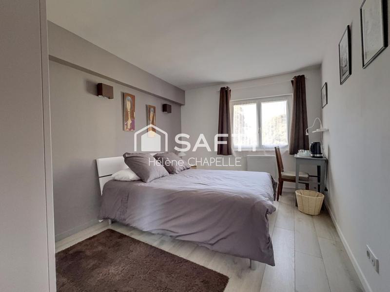 Maison - 185 m² - 10 pièces