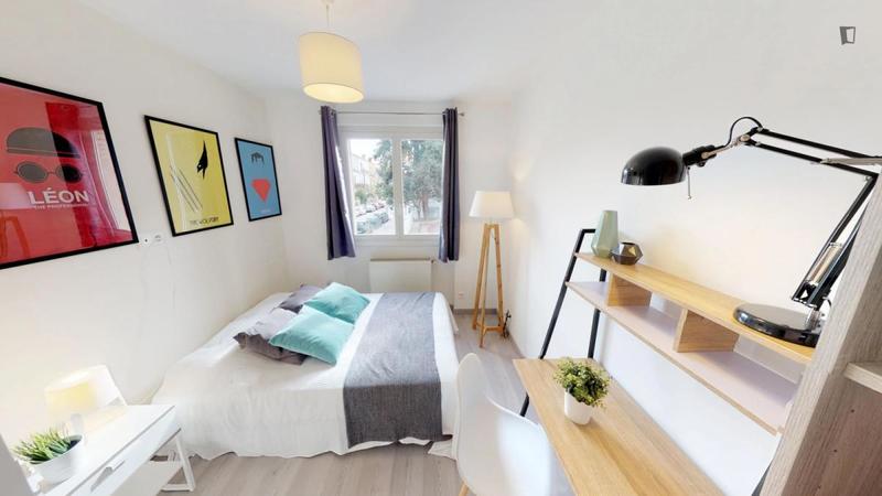 Chambre - 10 m² - 5 pièces