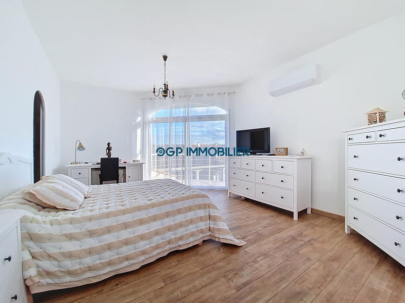 Maison - 160 m² - 4 pièces