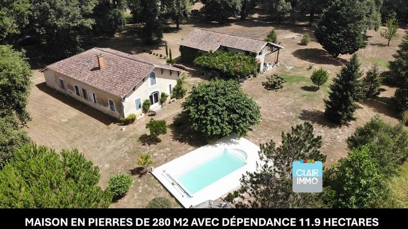 Maison en pierre - 280 m² - 7 pièces