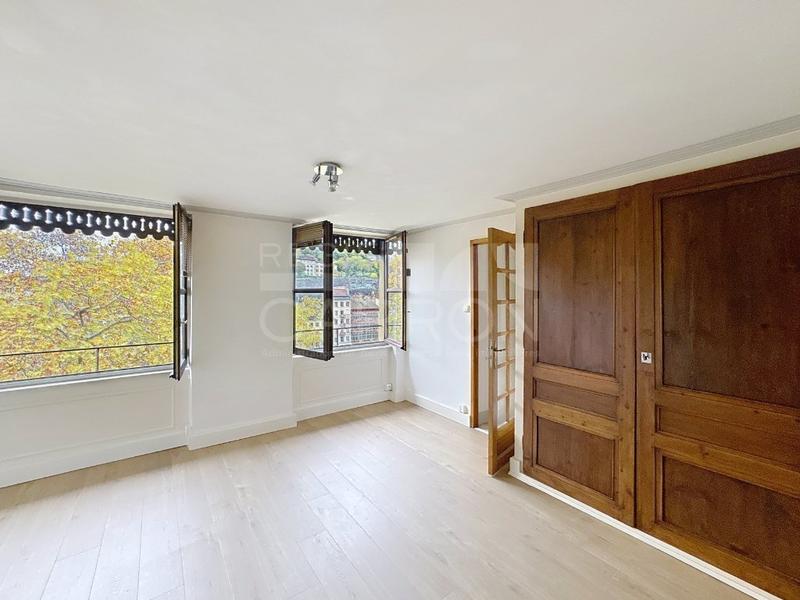 Appartement - 94 m² - 3 pièces