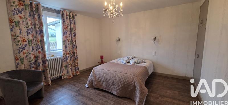 Maison - 232 m² - 9 pièces