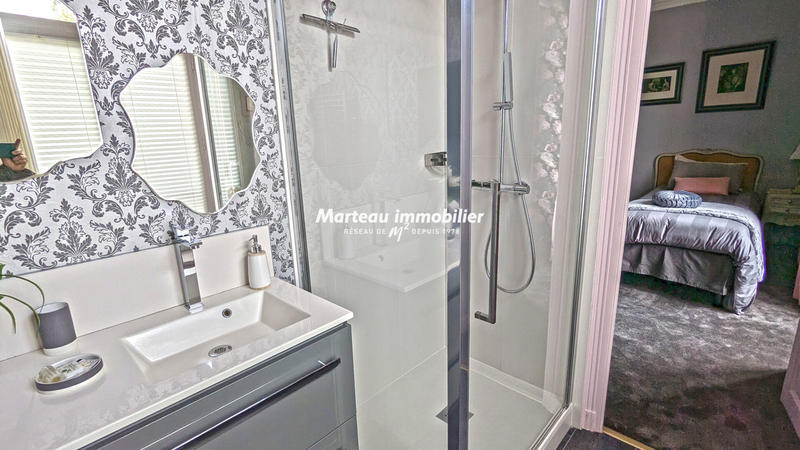 Maison - 327 m² - 13 pièces