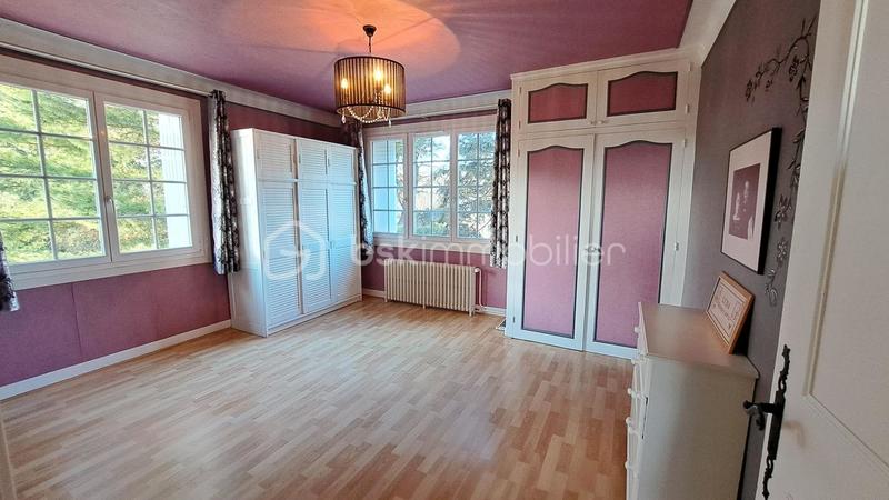 Maison - 160 m² - 8 pièces