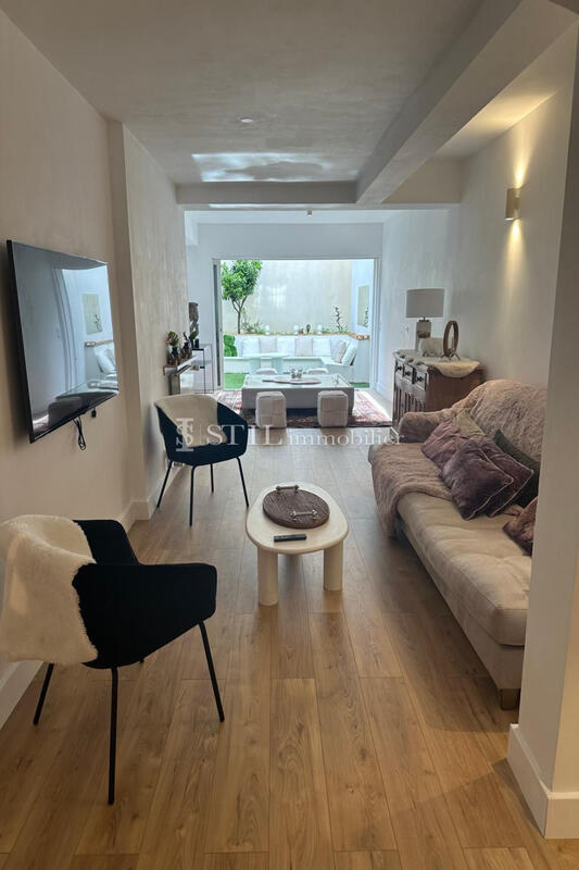 Villa - 370 m² - 8 pièces