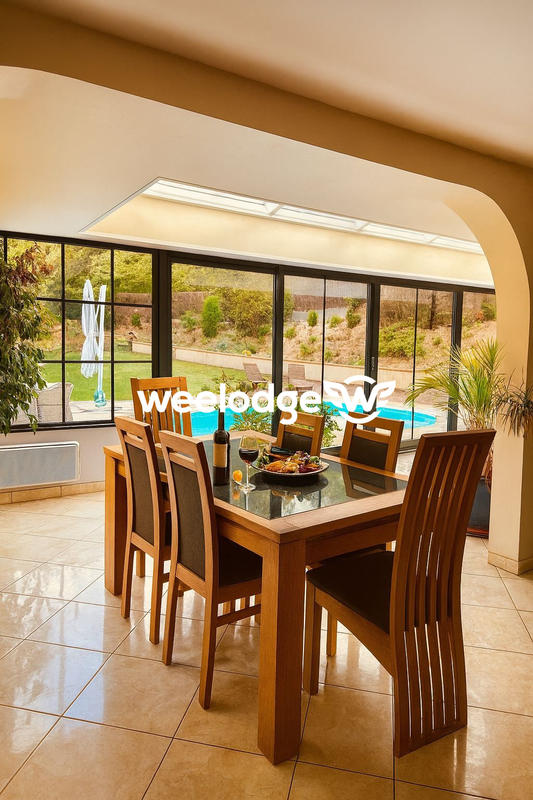 Maison - 183 m² - 7 pièces