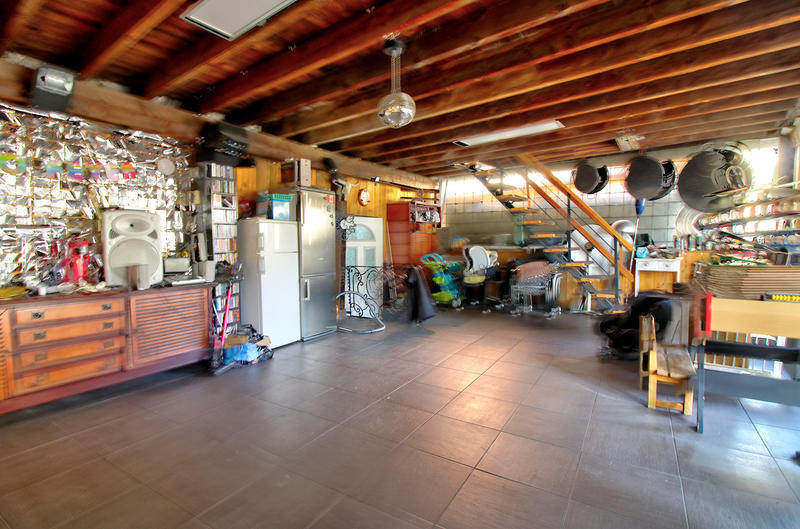 Maison - 350 m² - 6 pièces