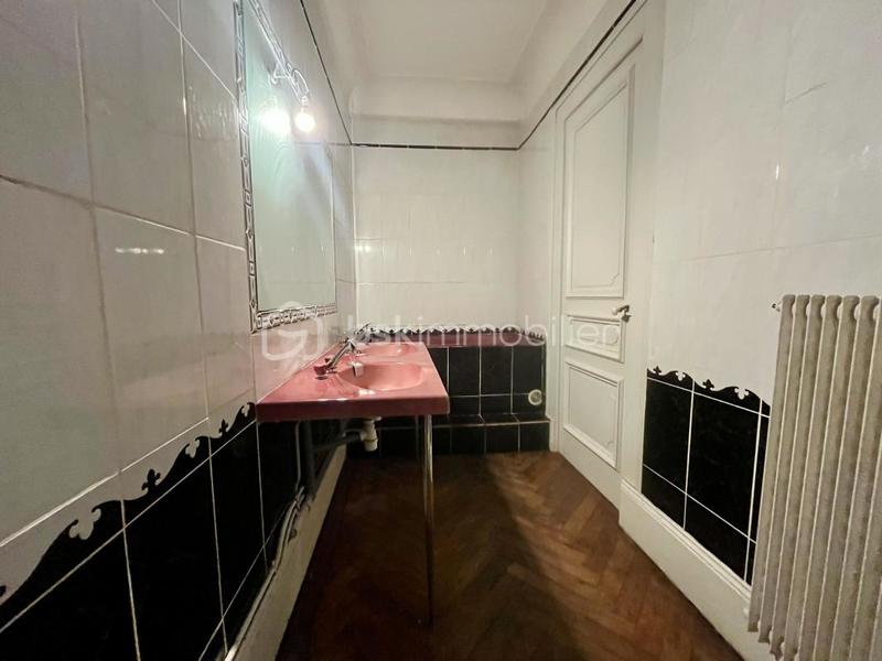 Appartement ancien - 79 m² - 4 pièces