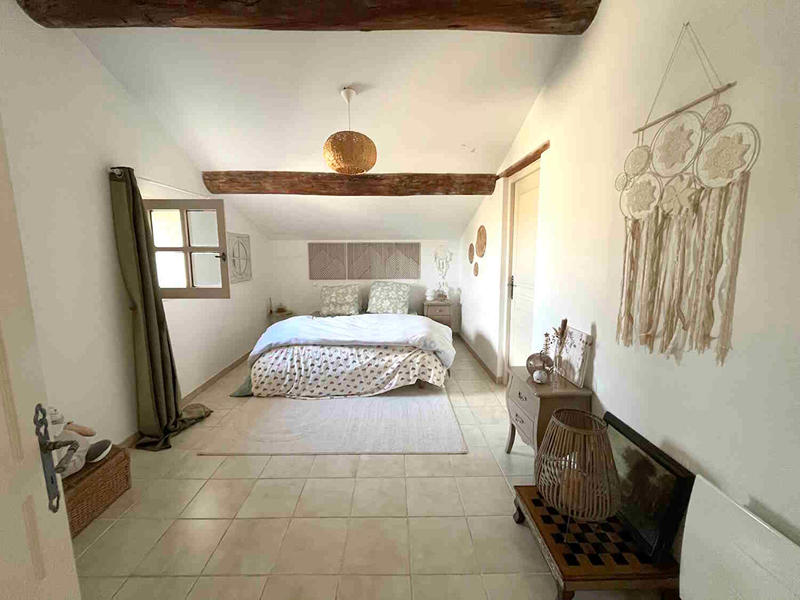 Maison - 300 m² - 6 pièces