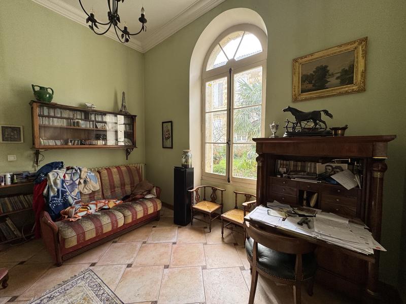 Maison - 252 m² - 7 pièces