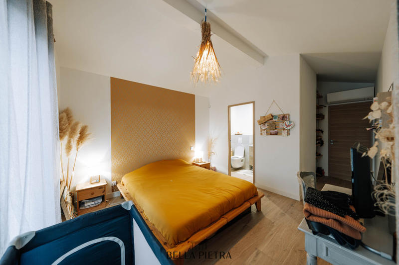 Maison - 218 m² - 5 pièces