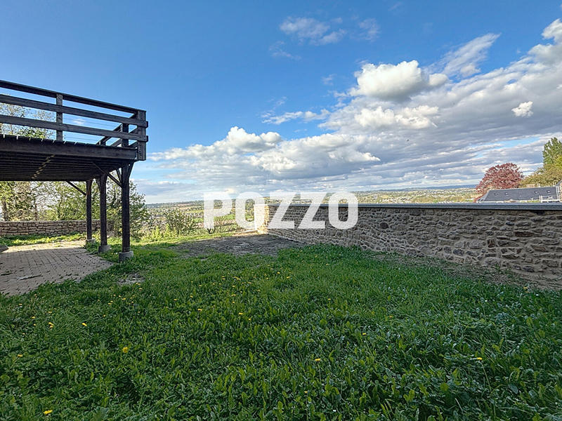 Maison - 215 m² - 8 pièces