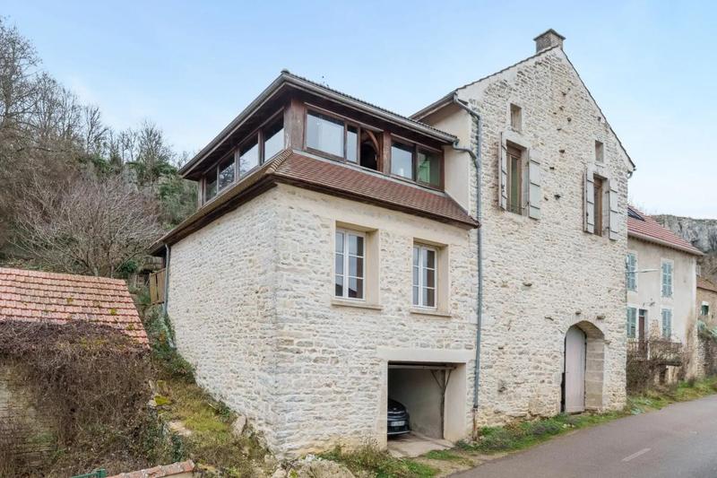 Maison - 350 m² - 6 pièces