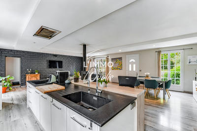 Maison - 234 m² - 7 pièces