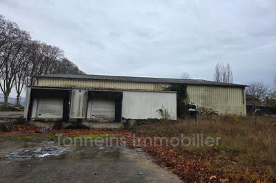 Local commercial - 8 000 m²