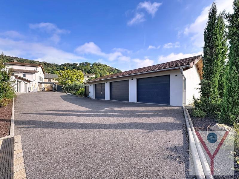 Maison - 316 m² - 8 pièces