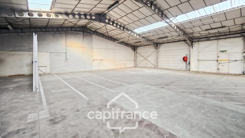 Bureau - 2 009 m² - 23 pièces