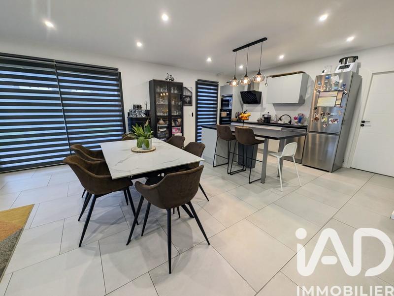 Maison - 105 m² - 4 pièces