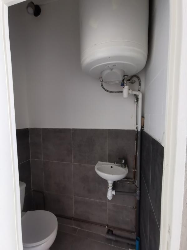 Local commercial - 82 m² - 3 pièces