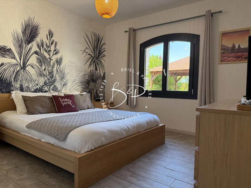 Maison - 293 m² - 11 pièces