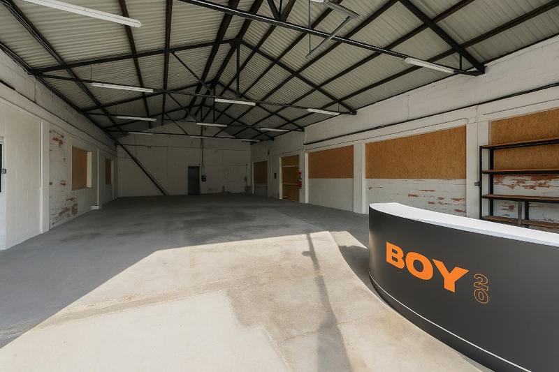 Local d'activité / Entrepôt - 230 m²