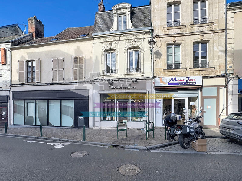 Immeuble - 117 m² - 6 pièces