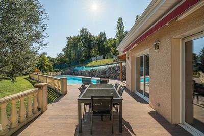 Maison - 214 m² - 5 pièces