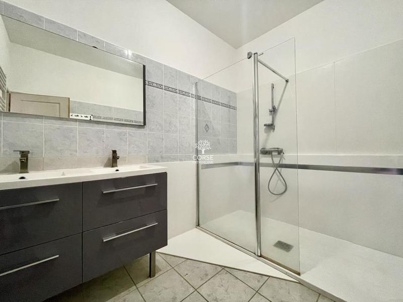 Maison de village - 240 m² - 10 pièces