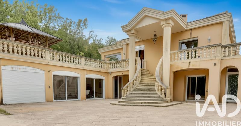 Maison de maîtres - 271 m² - 8 pièces