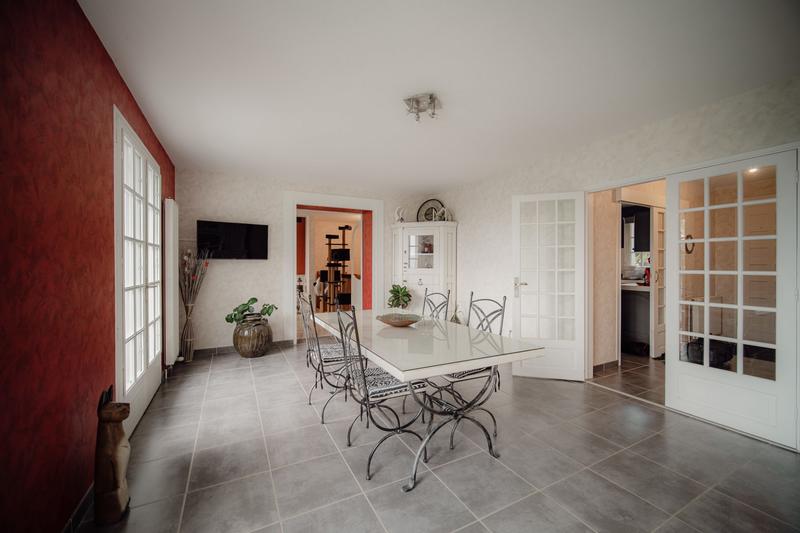 Maison - 217 m² - 8 pièces