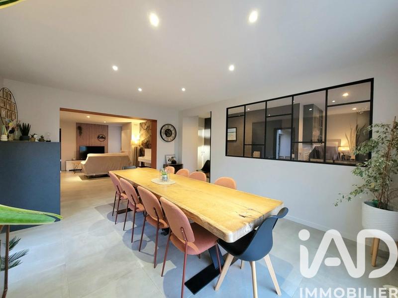 Maison - 200 m² - 5 pièces