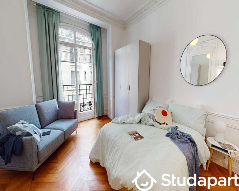 Chambre - 130 m² - 1 pièce