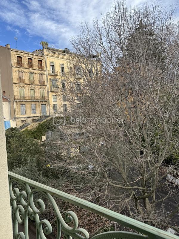 Studio - 85 m² - 4 pièces