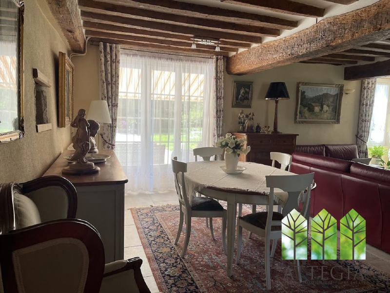 Maison traditionnelle - 422 m² - 14 pièces